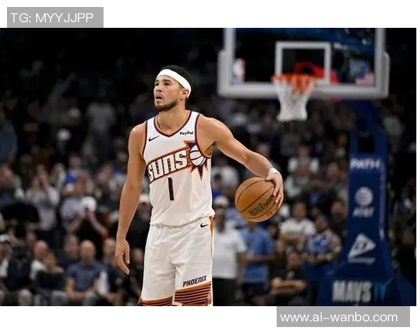 布克半场表现稳定9投4中砍下13分外加1篮板3助攻1抢断助力球队争胜